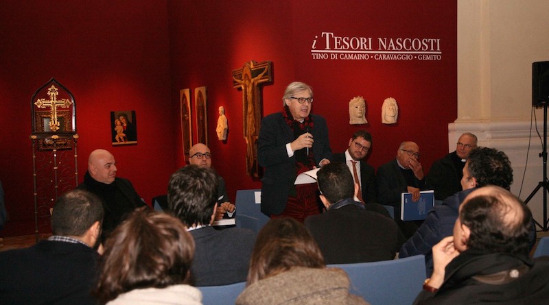 Presentazione catalogo Mostra i Tesori Nascosti_da sx G.Filippini, A,Cesaro, V. Sgarbi, G. Migliore, N.Spinosa, V.De Gregorio_foto GianniRiccio